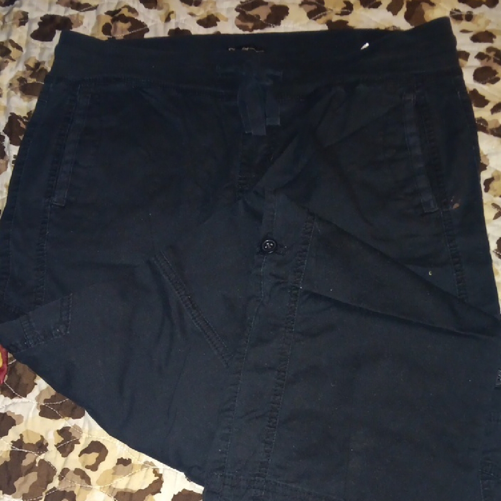 Women's Black Capris